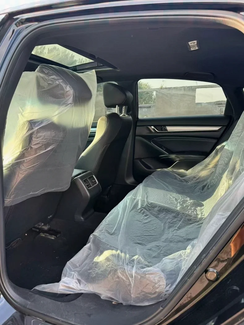 本田英诗派 内饰后排