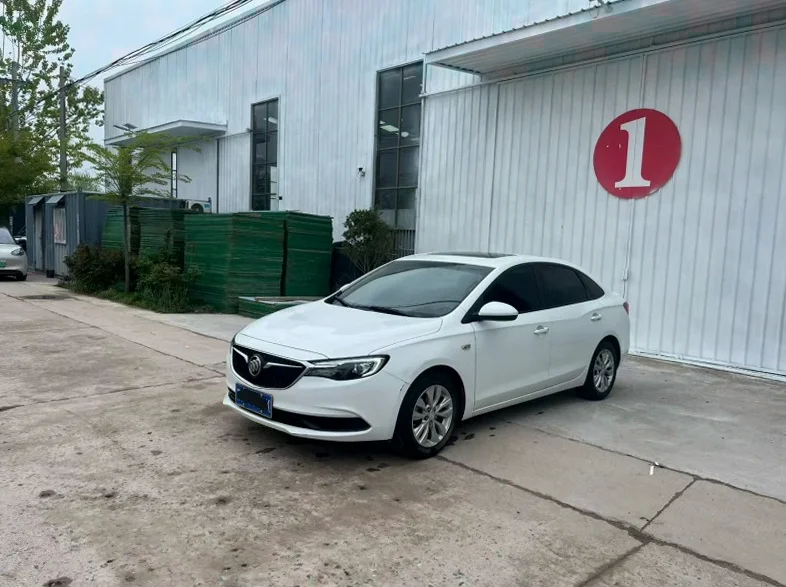 别克英朗 正面外观二