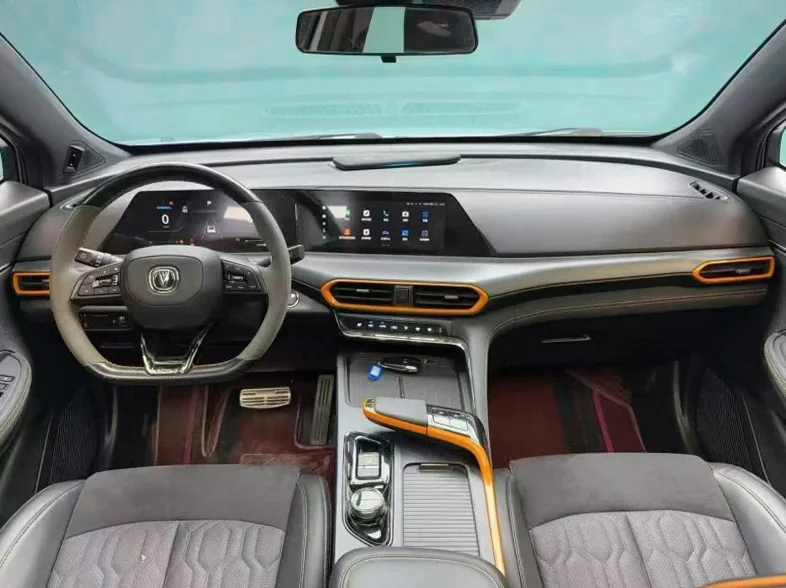 长安汽车UNI 内饰前排