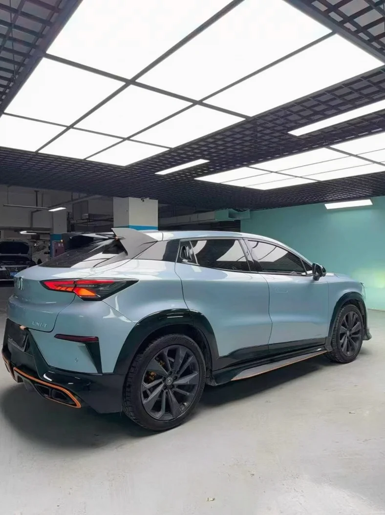长安汽车UNI 后面外观三