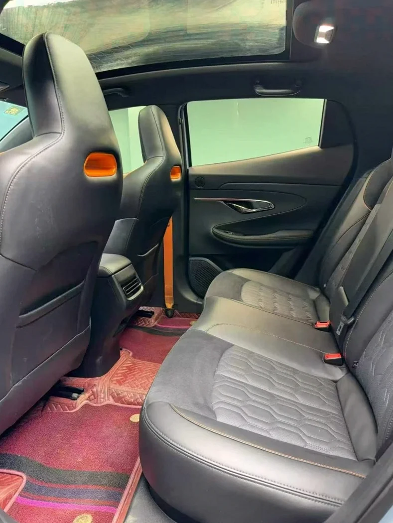 长安汽车UNI 后面外观二