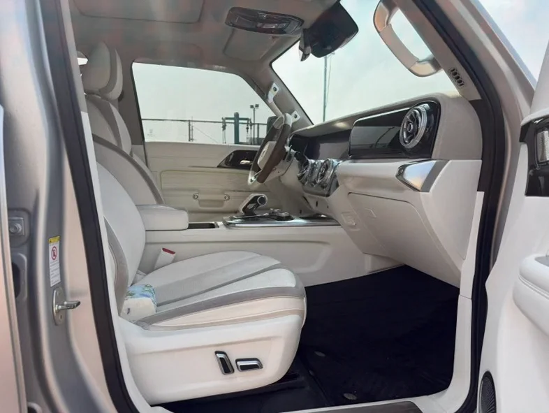 长城汽车坦克 内饰前排