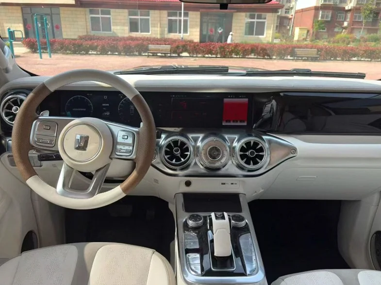 长城汽车坦克 后面外观二