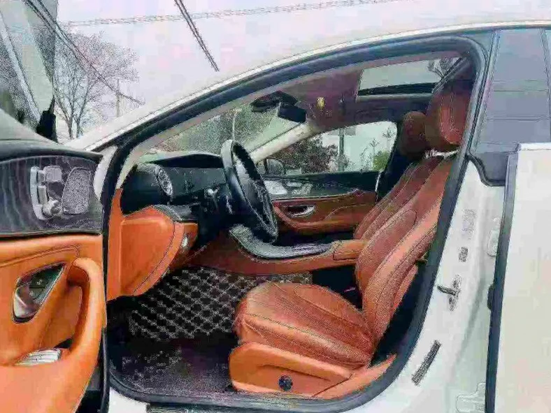 奔驰CLS 后面外观二