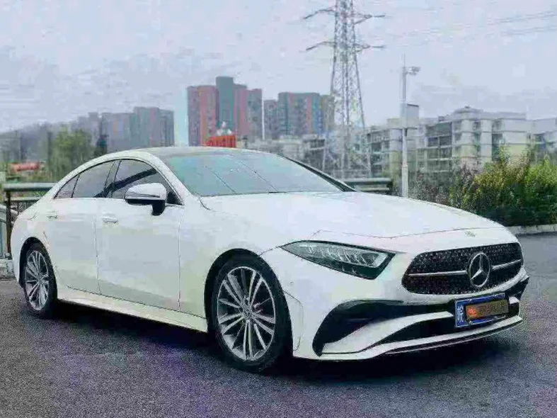 奔驰CLS 正面外观二