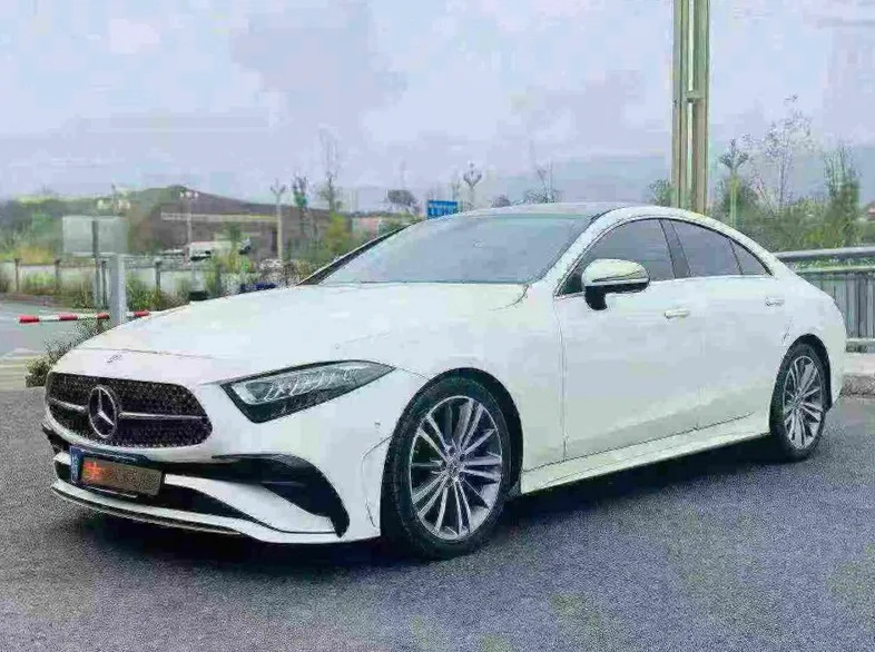 奔驰CLS 正面外观三