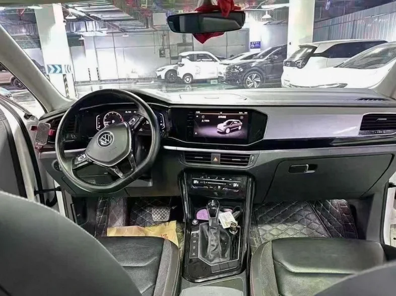 大众探岳 后面外观一