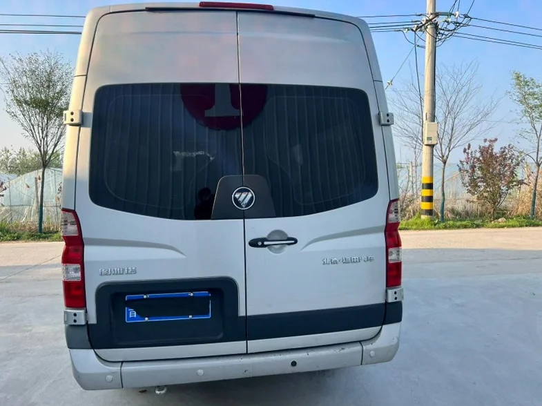 福田图雅诺 驾驶室