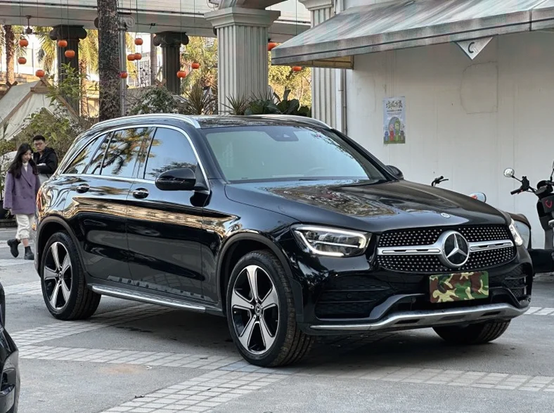 奔驰GLC 正面外观二