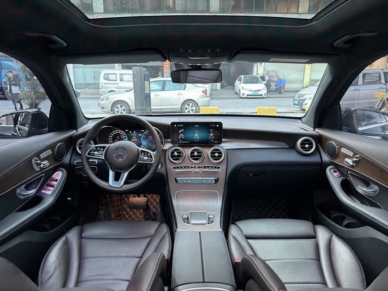 奔驰GLC 后面外观一