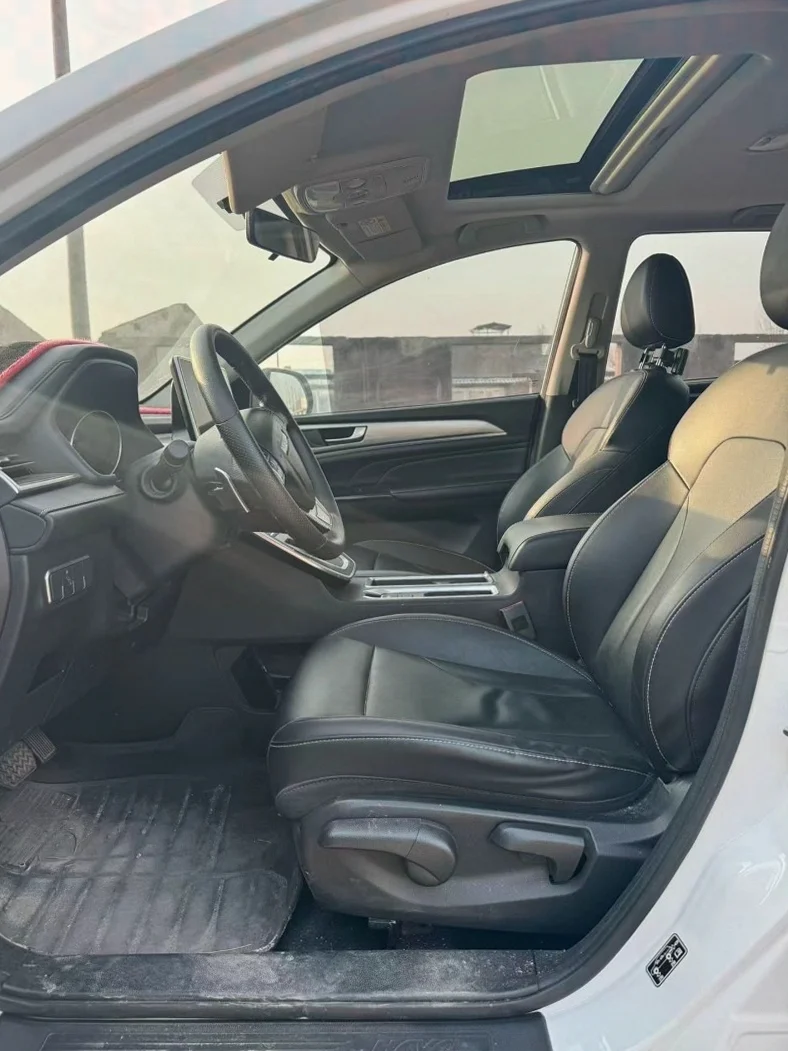 哈弗M6 内饰前排