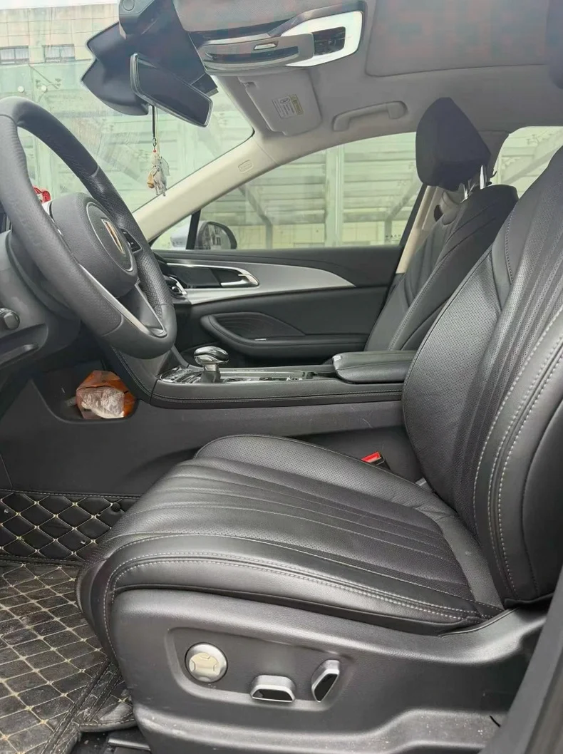 红旗H5 后面外观一