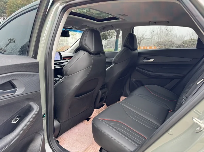 吉利缤瑞 内饰前排