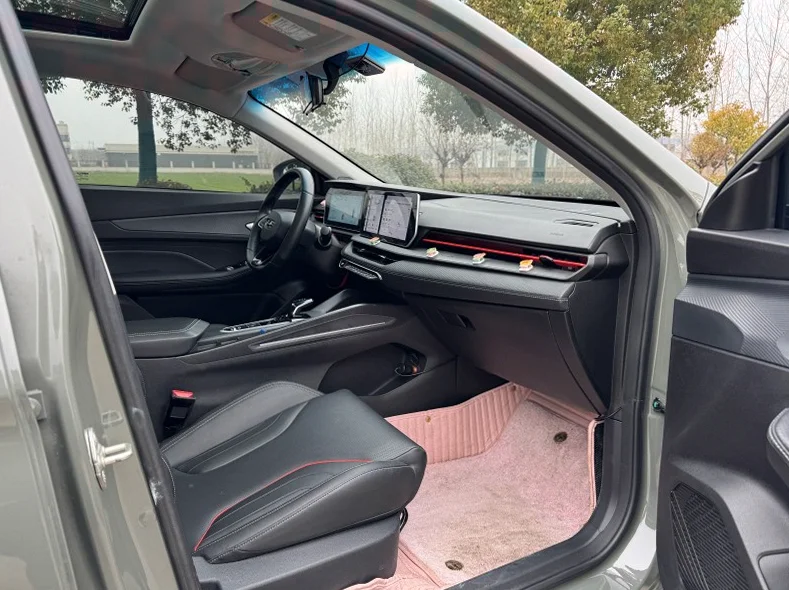 吉利缤瑞 内饰后排