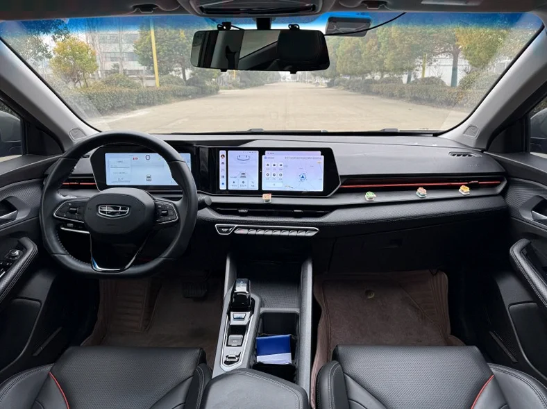 吉利缤瑞 驾驶室