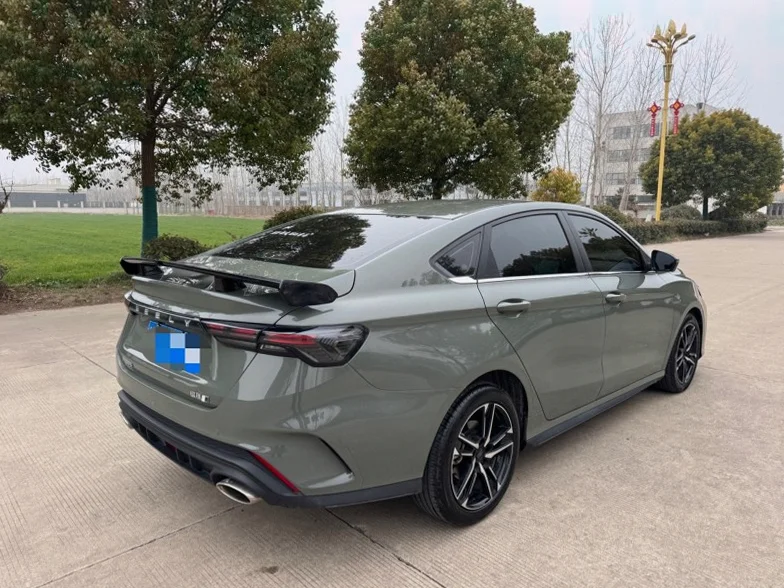 吉利缤瑞 后面外观一