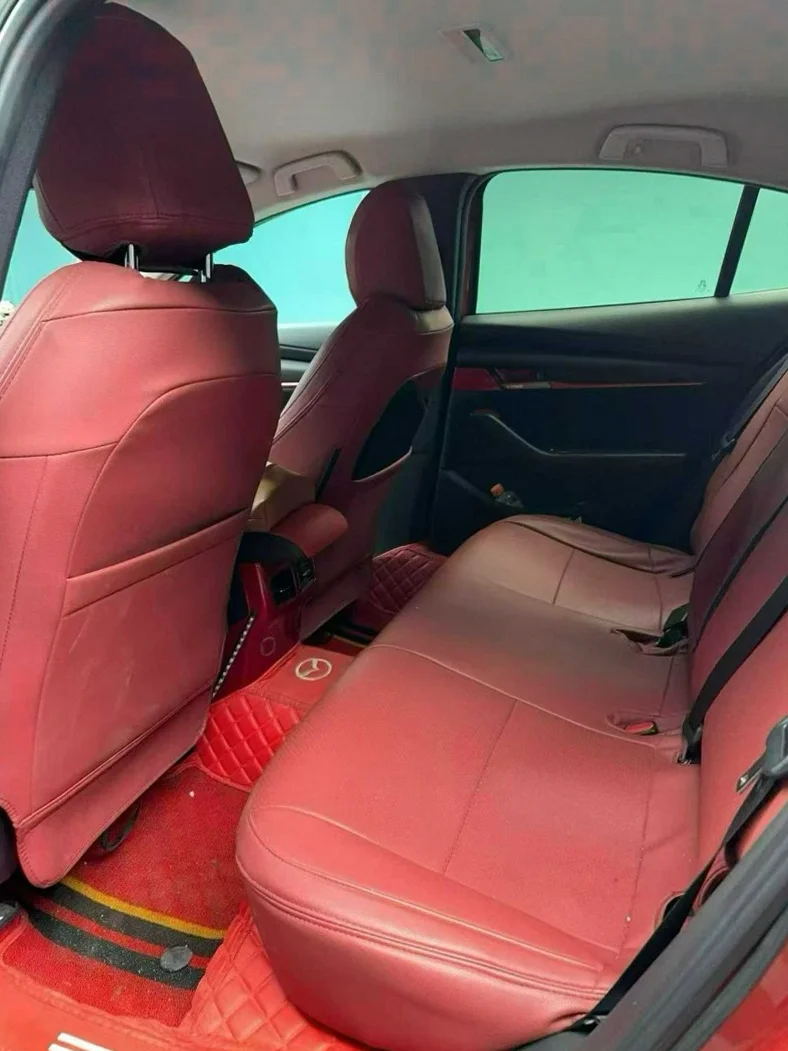 马自达昂克赛拉 后面外观三