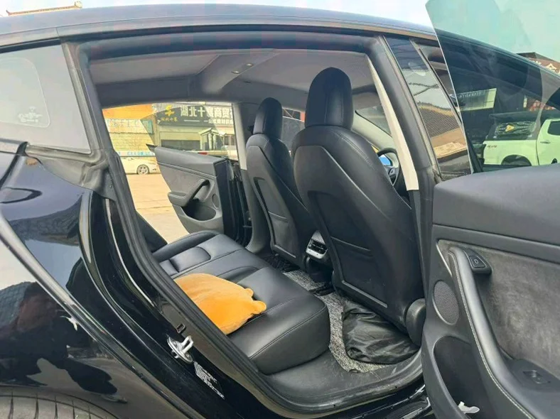 特斯拉MODEL 后面外观二