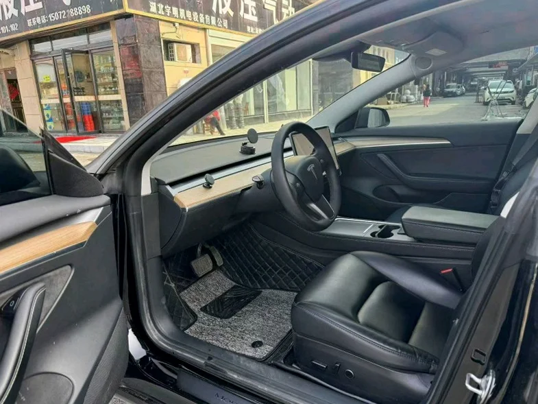 特斯拉MODEL 后面外观三