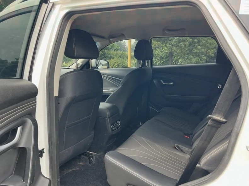 奇瑞捷途 内饰前排