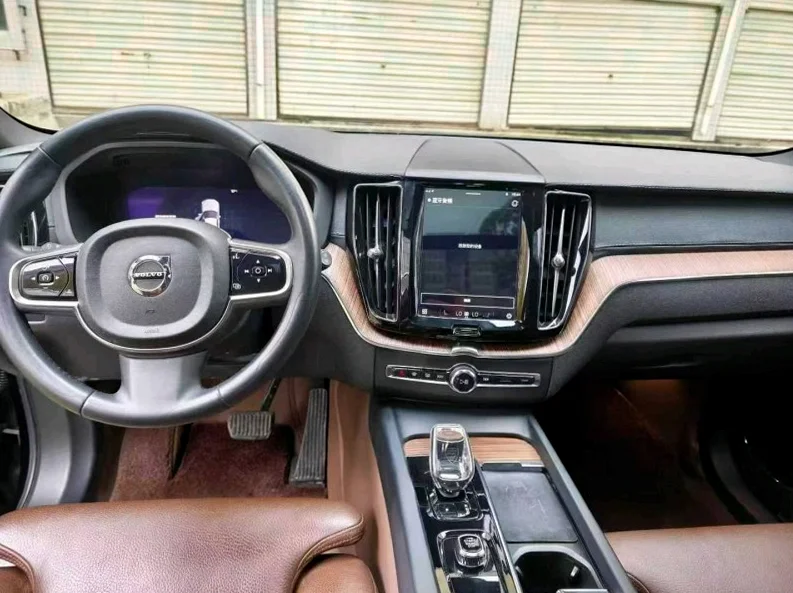 沃尔沃XC60 正面外观三