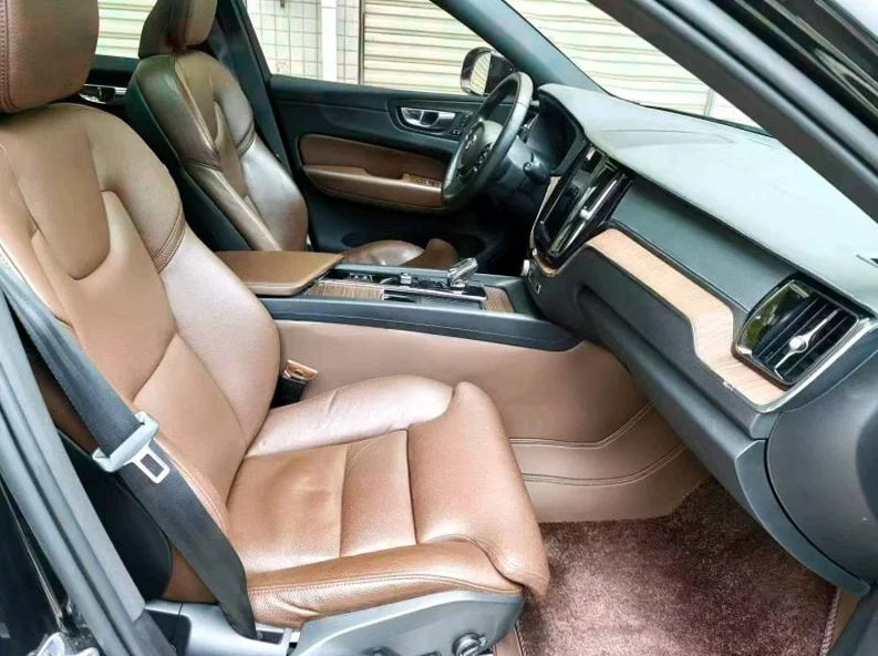 沃尔沃XC60 内饰前排