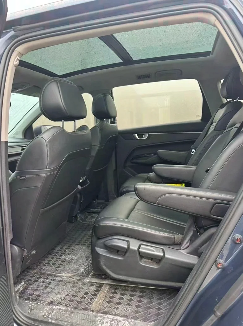 五菱汽车凯捷 内饰后排