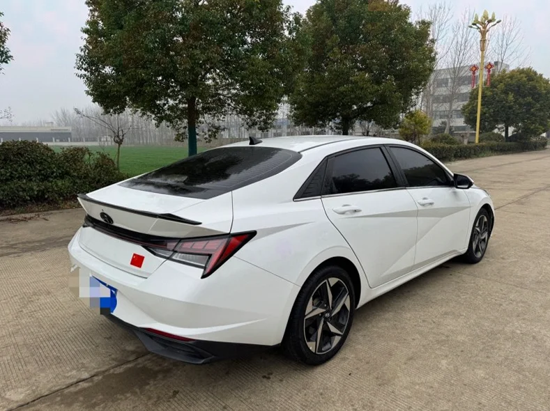 现代伊兰特 后面外观一