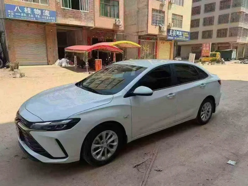 雪佛兰科鲁泽 正面外观二