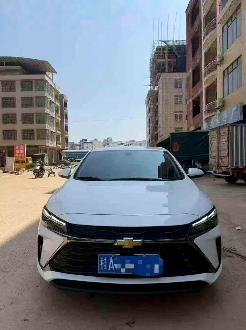 22年雪佛兰科鲁泽 1.5自动 双大连屏导航