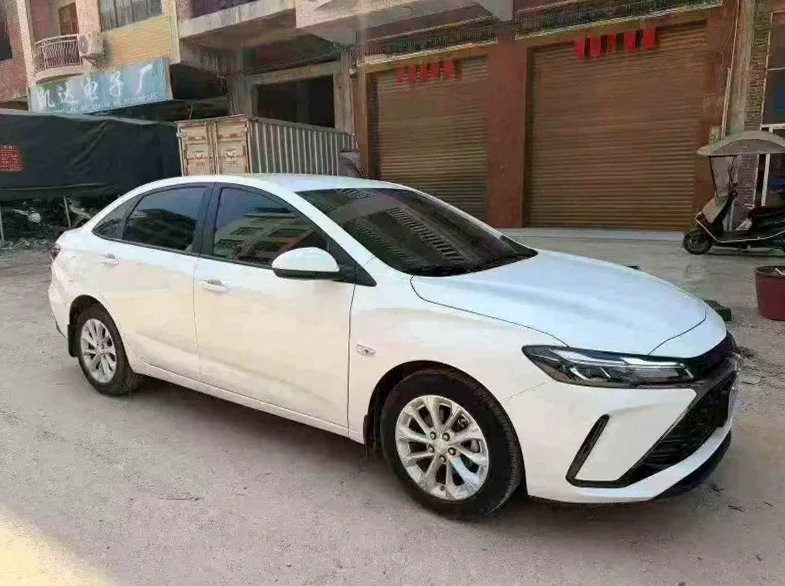 雪佛兰科鲁泽 正面外观三