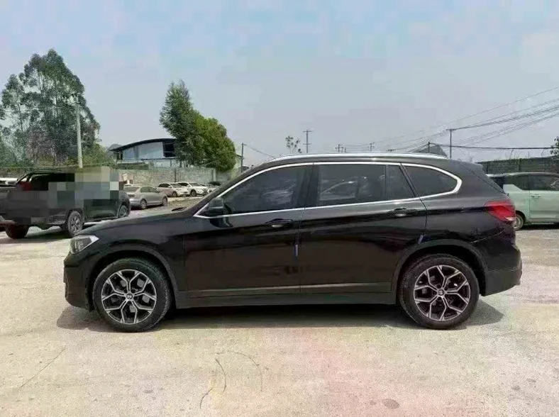 X1宝马 后面外观一
