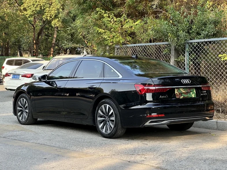 奥迪A6L 内饰前排