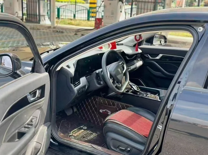 奔腾B70 后面外观二