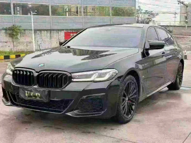 宝马5系 正面外观三