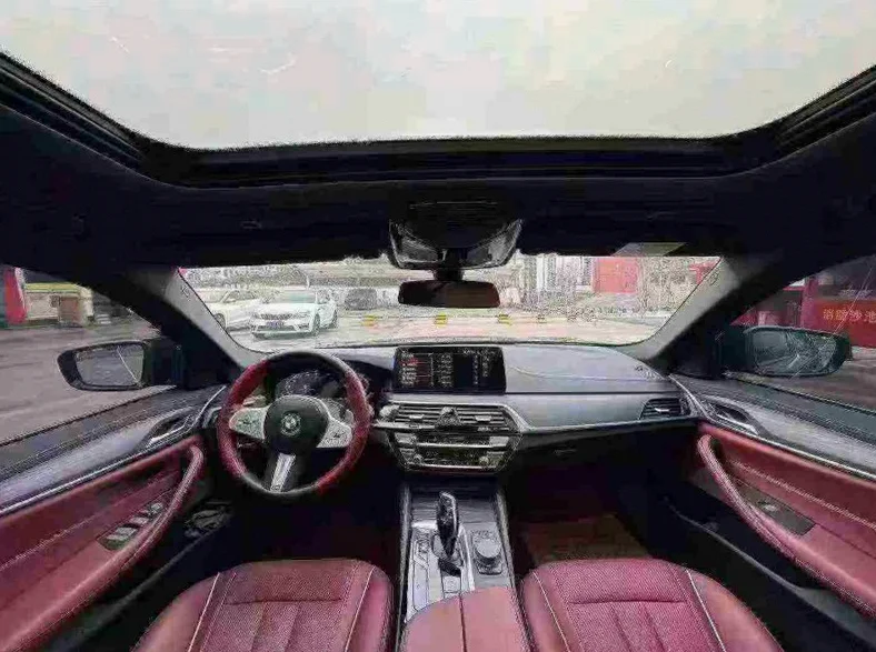 宝马5系 后面外观二