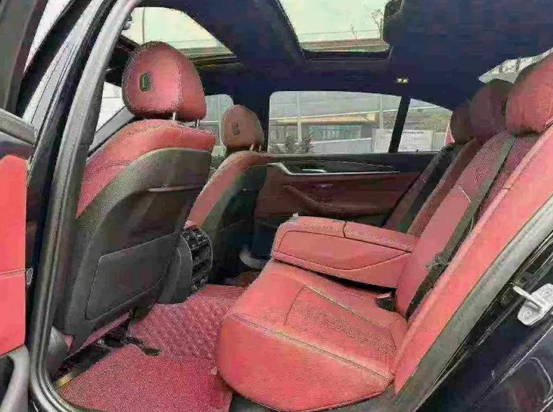 宝马5系 后面外观一