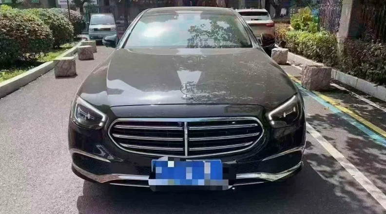 23年奔驰E300L行政立标豪华版