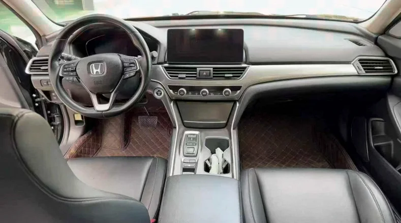 本田雅阁 后面外观三