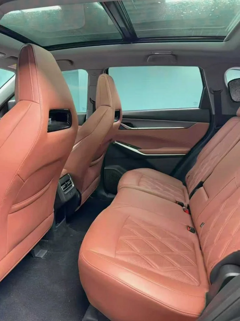 长安汽车CS75 后面外观三