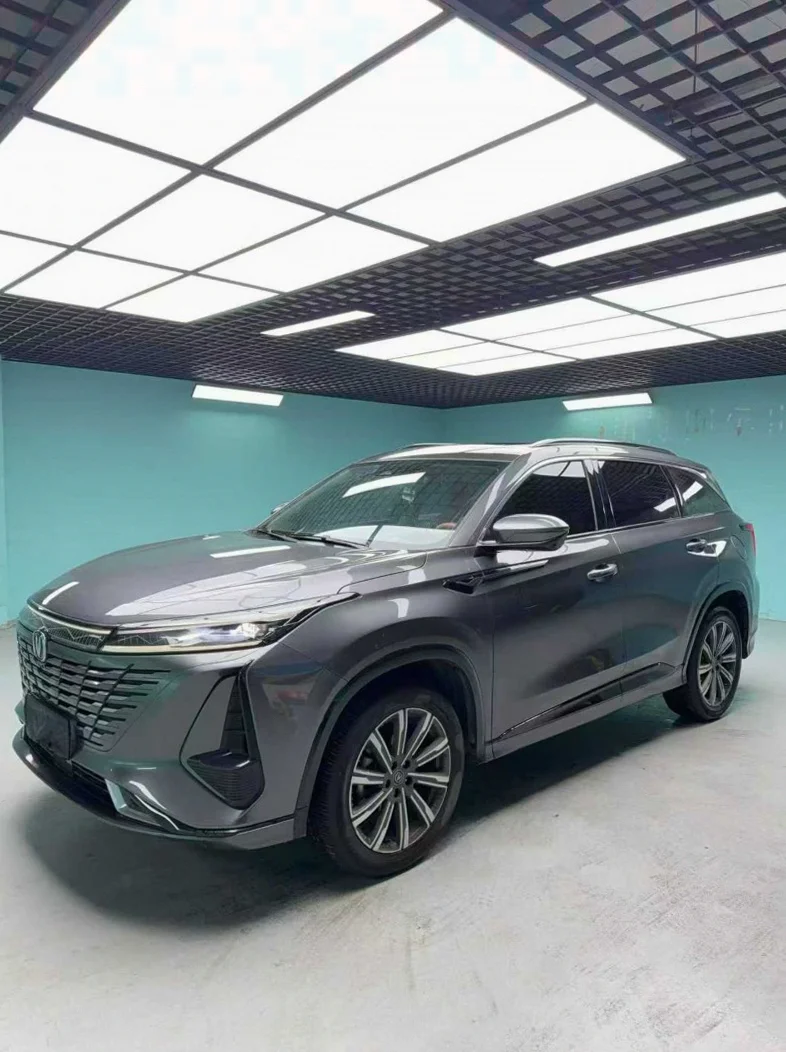 长安汽车CS75 正面外观二