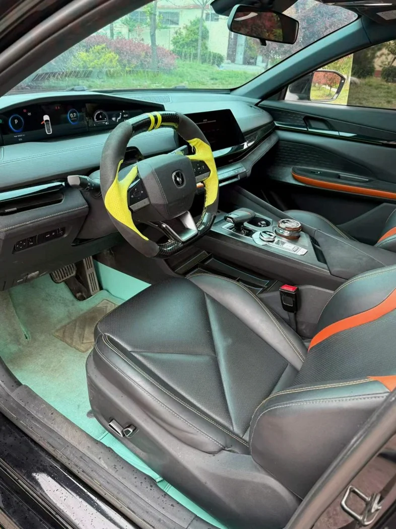 长安汽车UNI 后面外观一