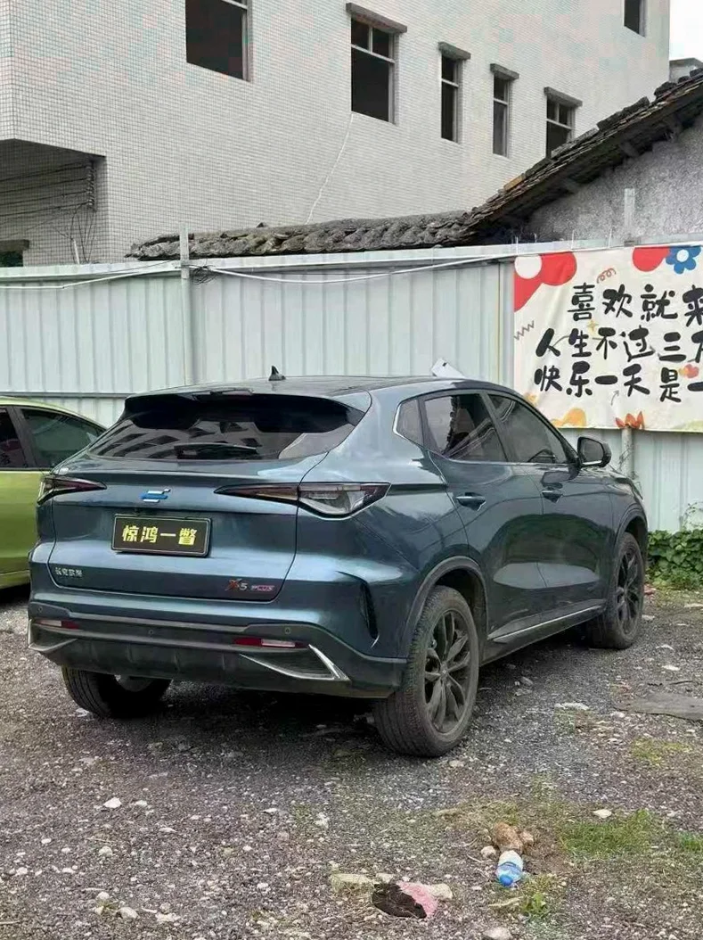 长安汽车欧尚 后面外观二