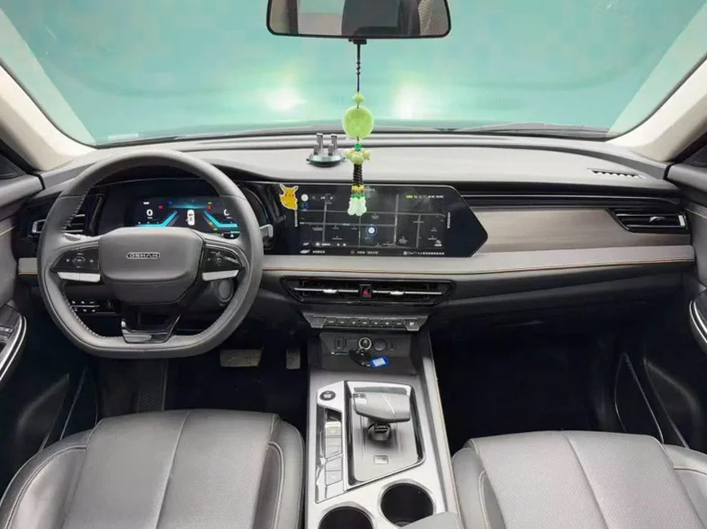 长安汽车欧尚 后面外观三