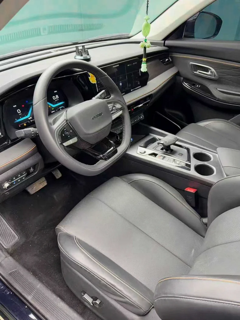 长安汽车欧尚 后面外观一