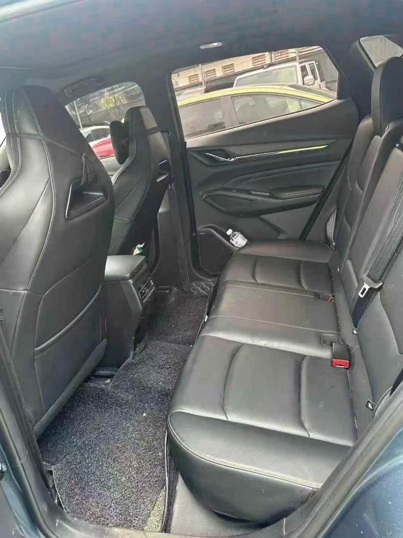 长安汽车欧尚 后面外观三