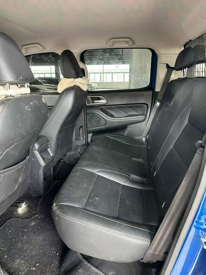 长城汽车炮 后面外观一