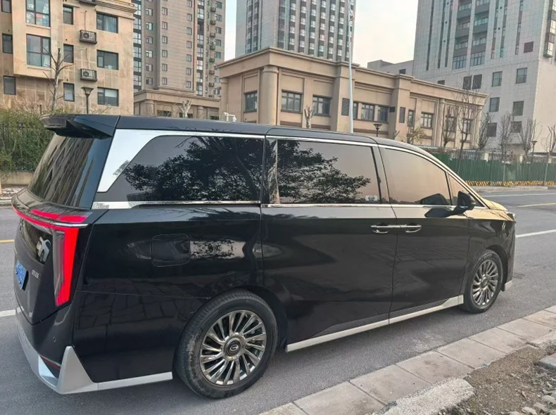 传祺M8 后面外观二