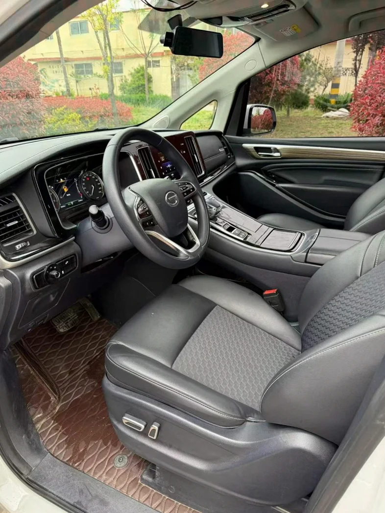 传祺M8 后面外观一