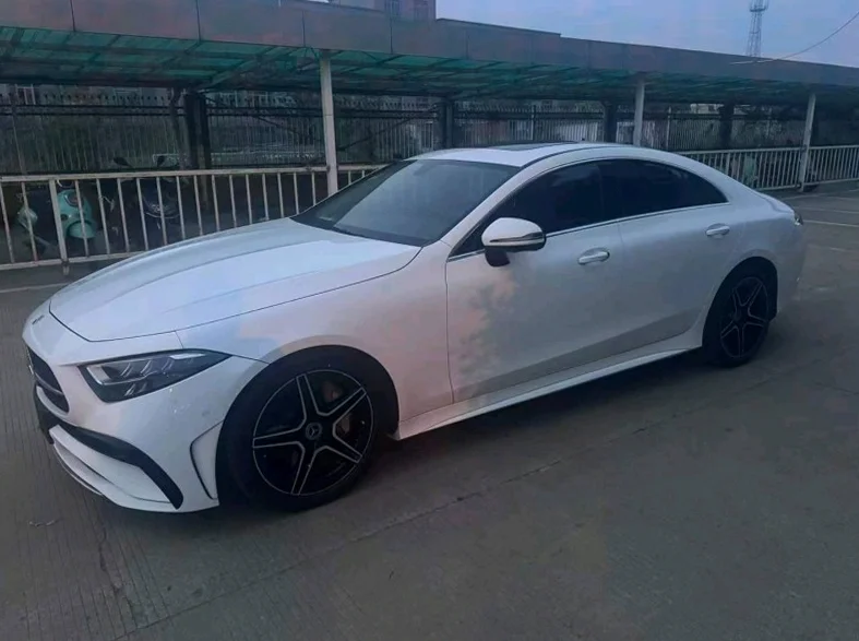 奔驰CLS 正面外观三